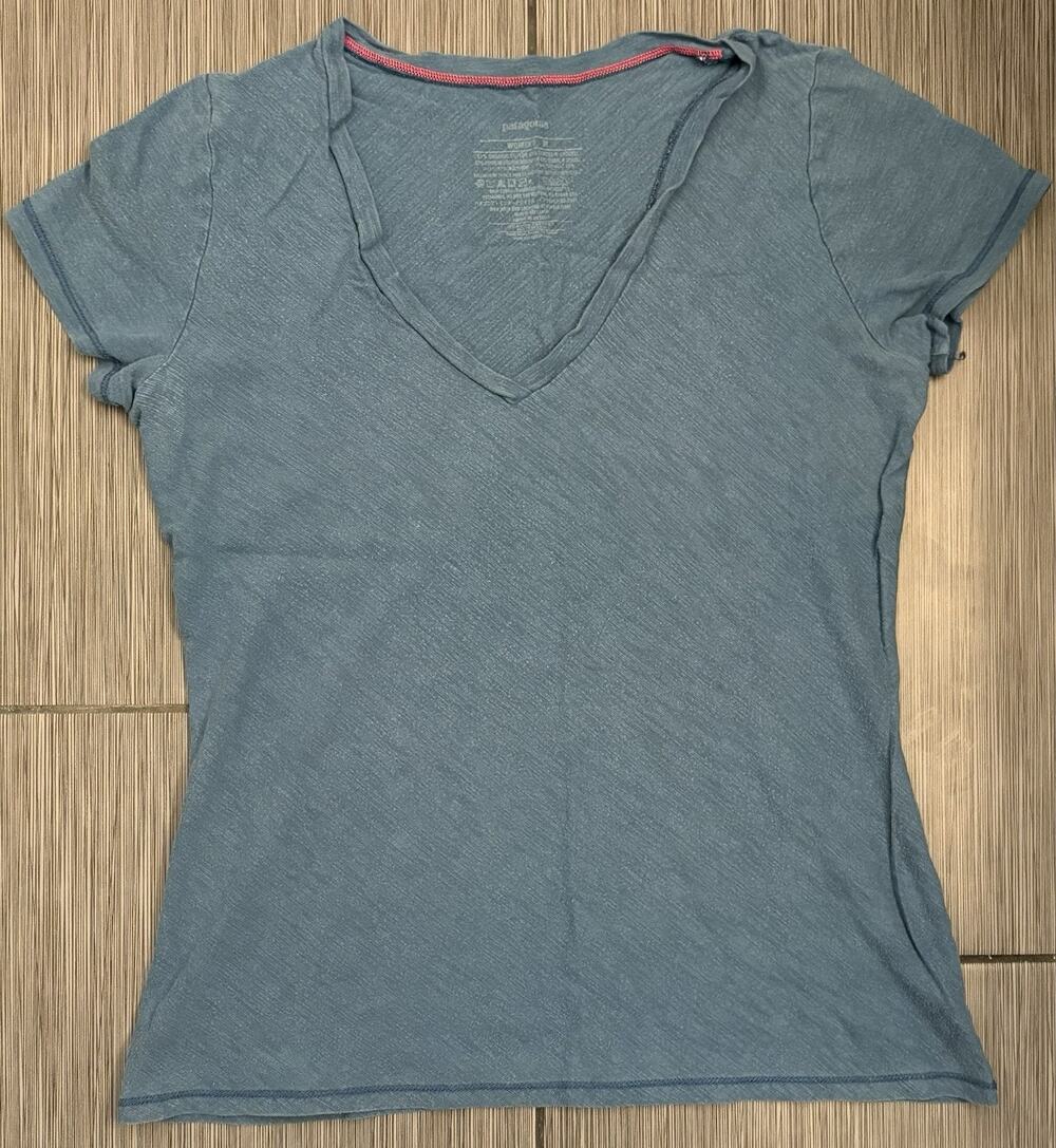 Patagonia Blue Organic Cotton Short Sleeve V-Neck T-Shirt Women’s Medium